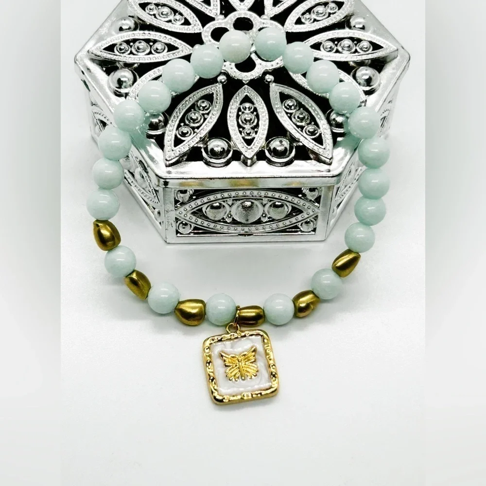 NWOT Genuine Amazonite stretch bracelet with cute butterfly charm - Picture 4 of 7